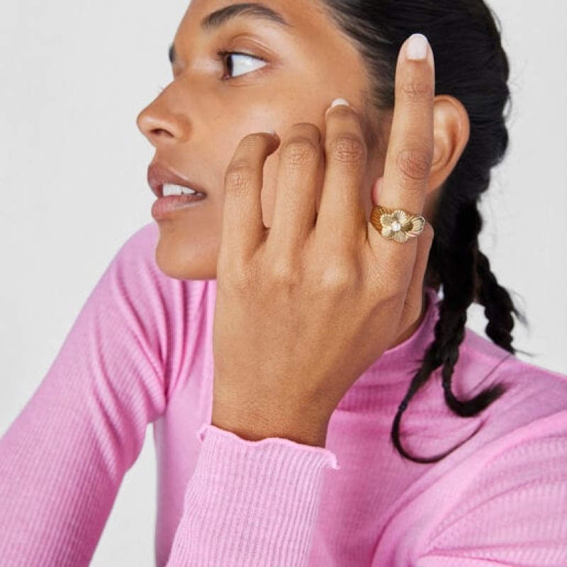 Tous Flower Signet With Cultured Pearl Iris Motif Ring Gold | Österreich-IEMNJV916